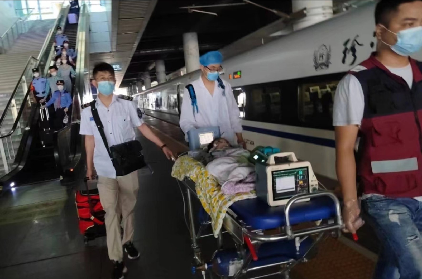 集贤县高铁转运公司